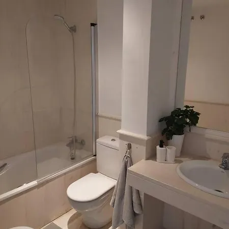 Сasa de vacaciones Stunningly Located Townhouse