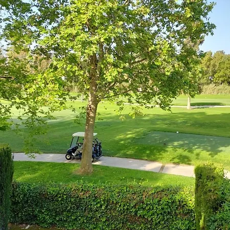 Stunningly Located Townhouse Сasa de vacaciones